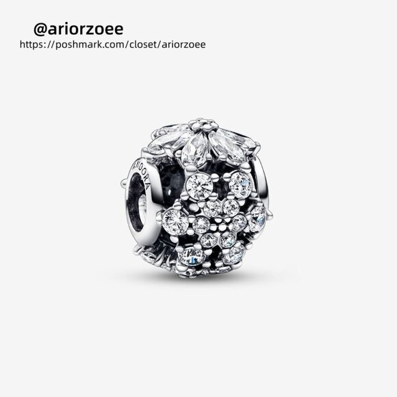 Pandora Sparkling Herbarium Cluster Round Charm|Pendant - Picture 1 of 5